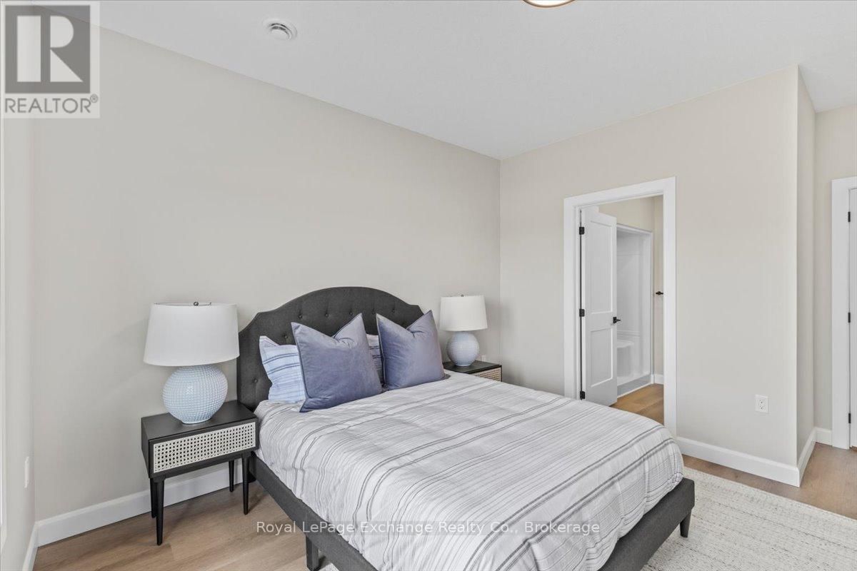 54 - 1071 WATERLOO STREET NORTH Image 13