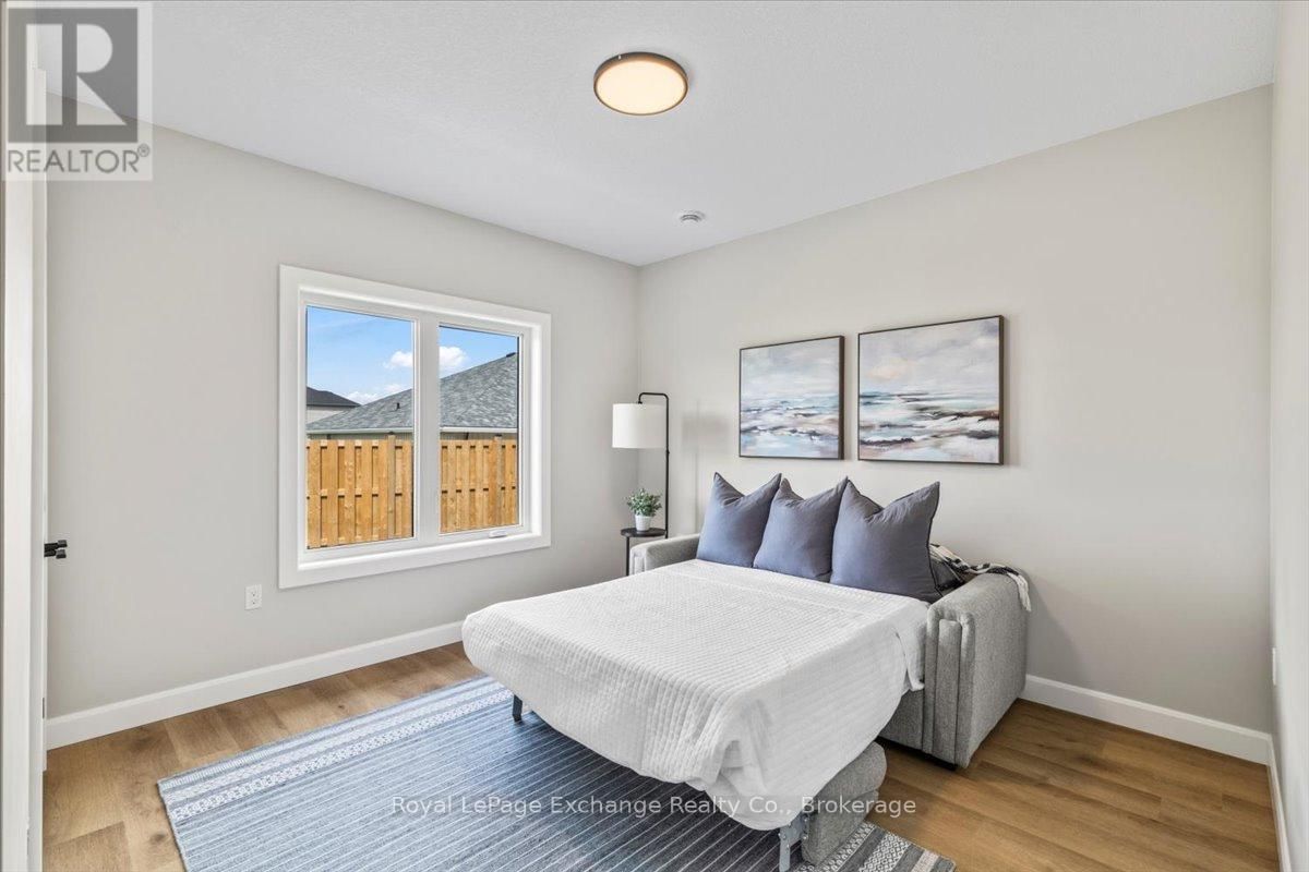 54 - 1071 WATERLOO STREET NORTH Image 17