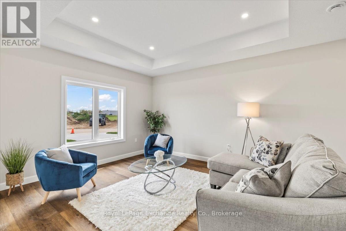 54 - 1071 WATERLOO STREET NORTH Image 7