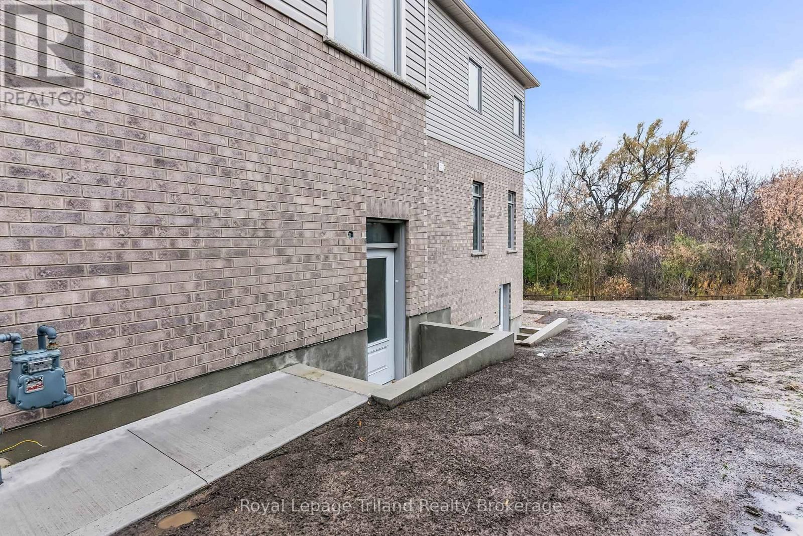 1242 CAEN AVENUE Image 3