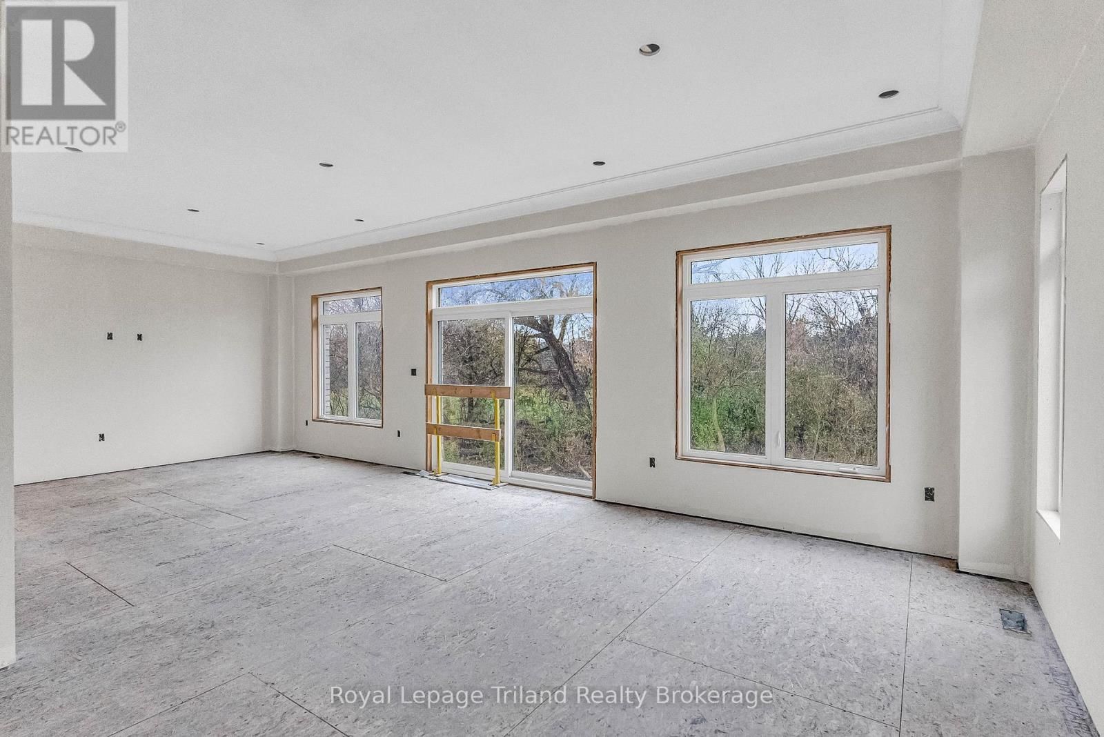 1242 CAEN AVENUE Image 5