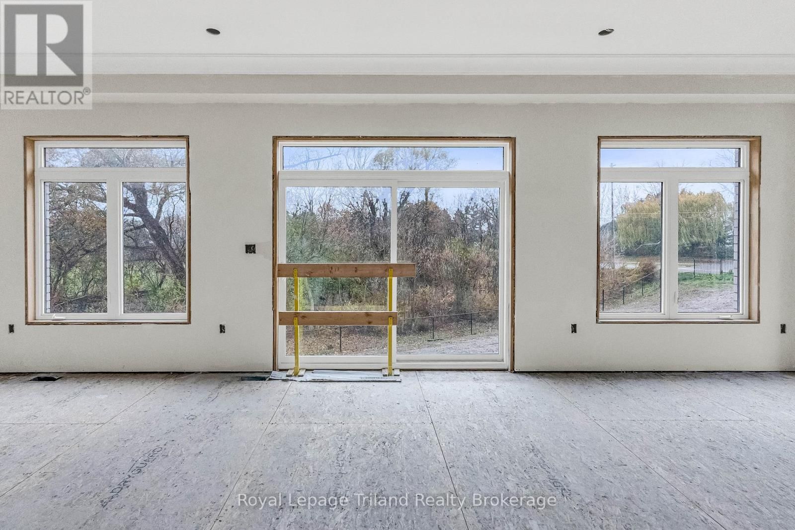 1242 CAEN AVENUE Image 7