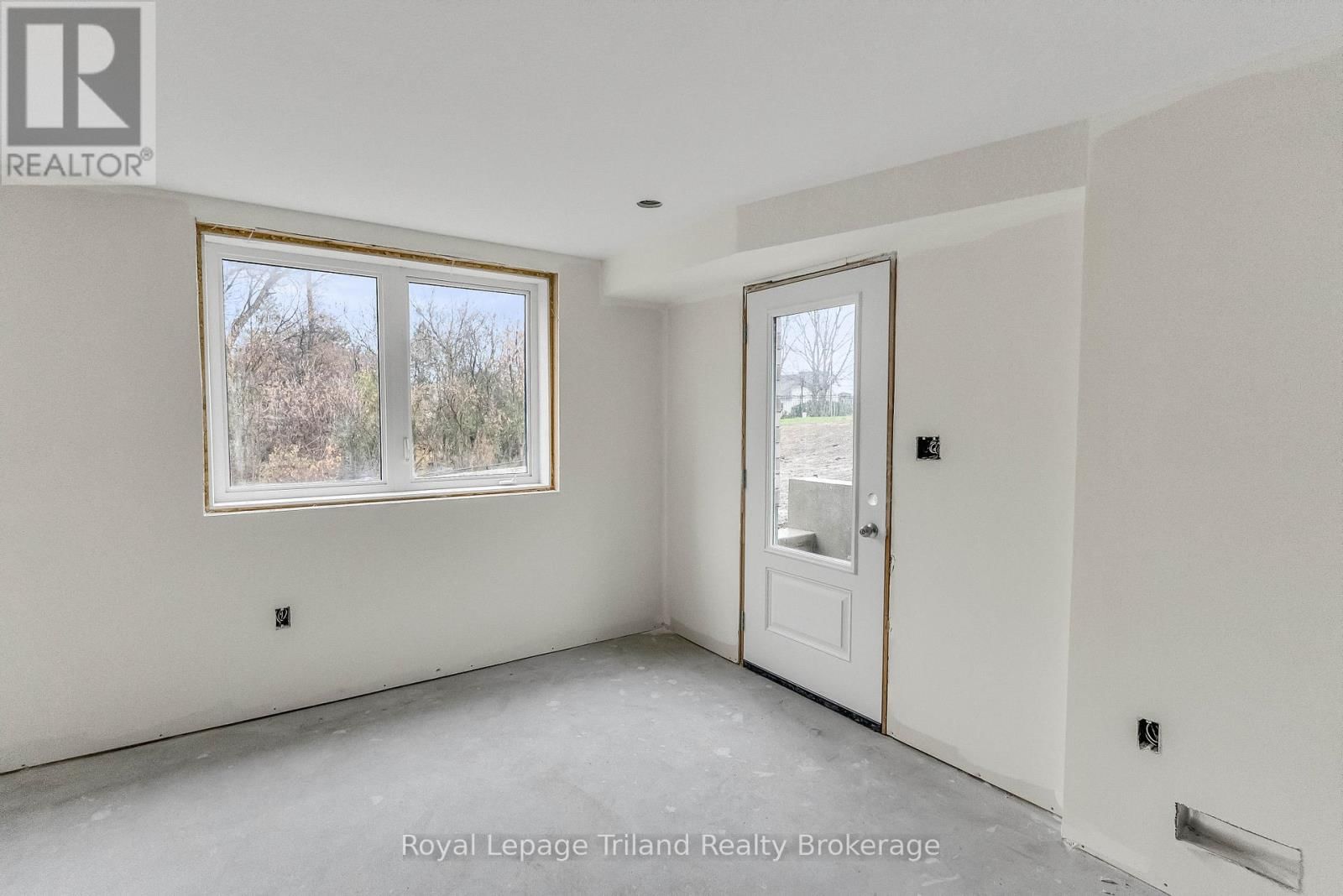 1242 CAEN AVENUE Image 9