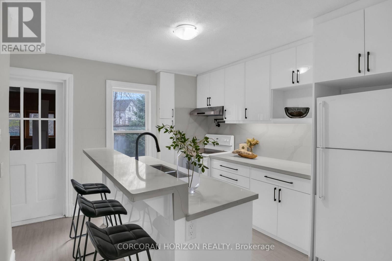 396 CHURCH STREET NORTH Image 14