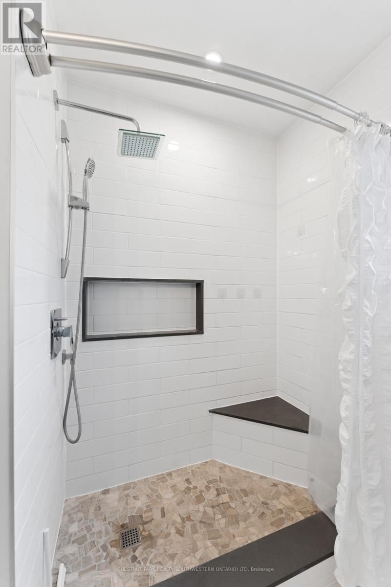 137 DONALD STREET Image 14