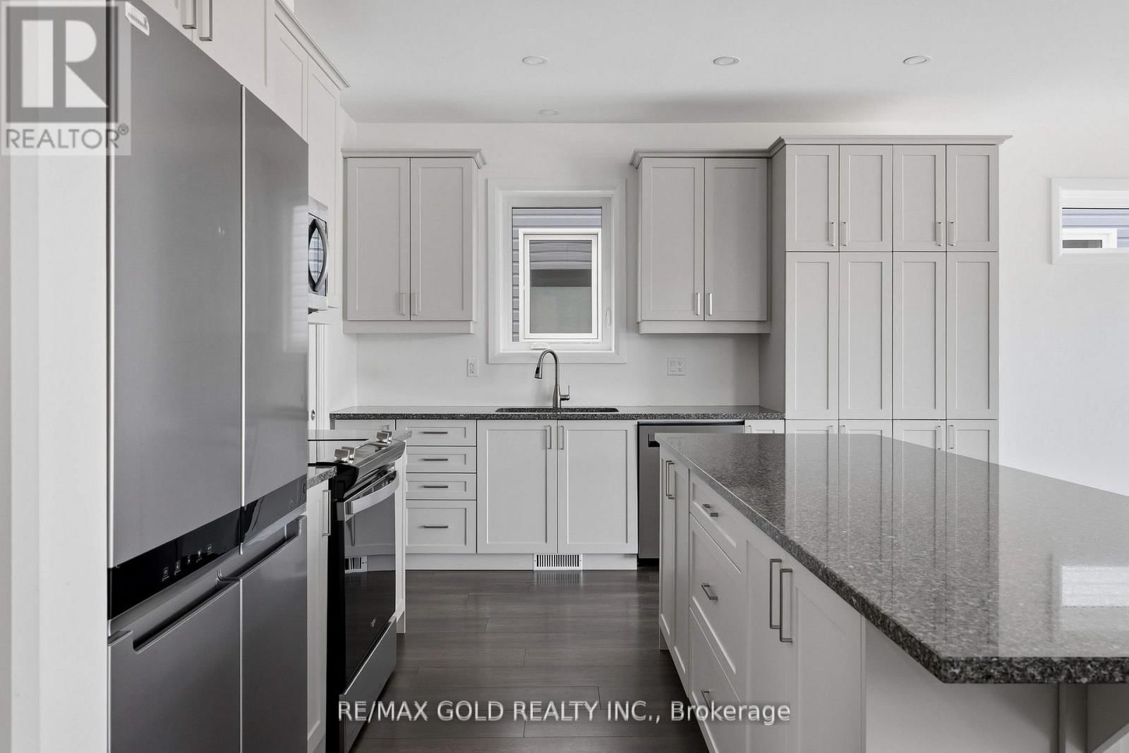 33 WALDEN POND DRIVE Image 16