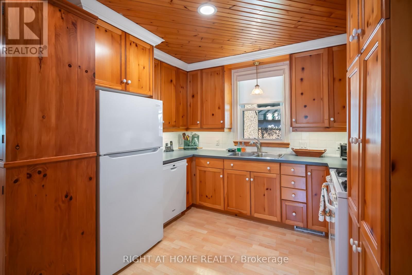 267 VICTORIA STREET Image 20