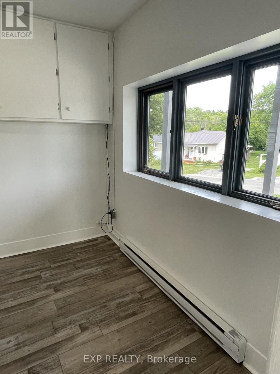 D - 110 RIVER ROAD Image 9