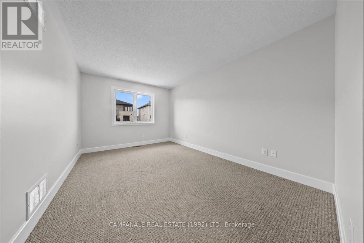 372 VIA VERONA AVENUE Image 22