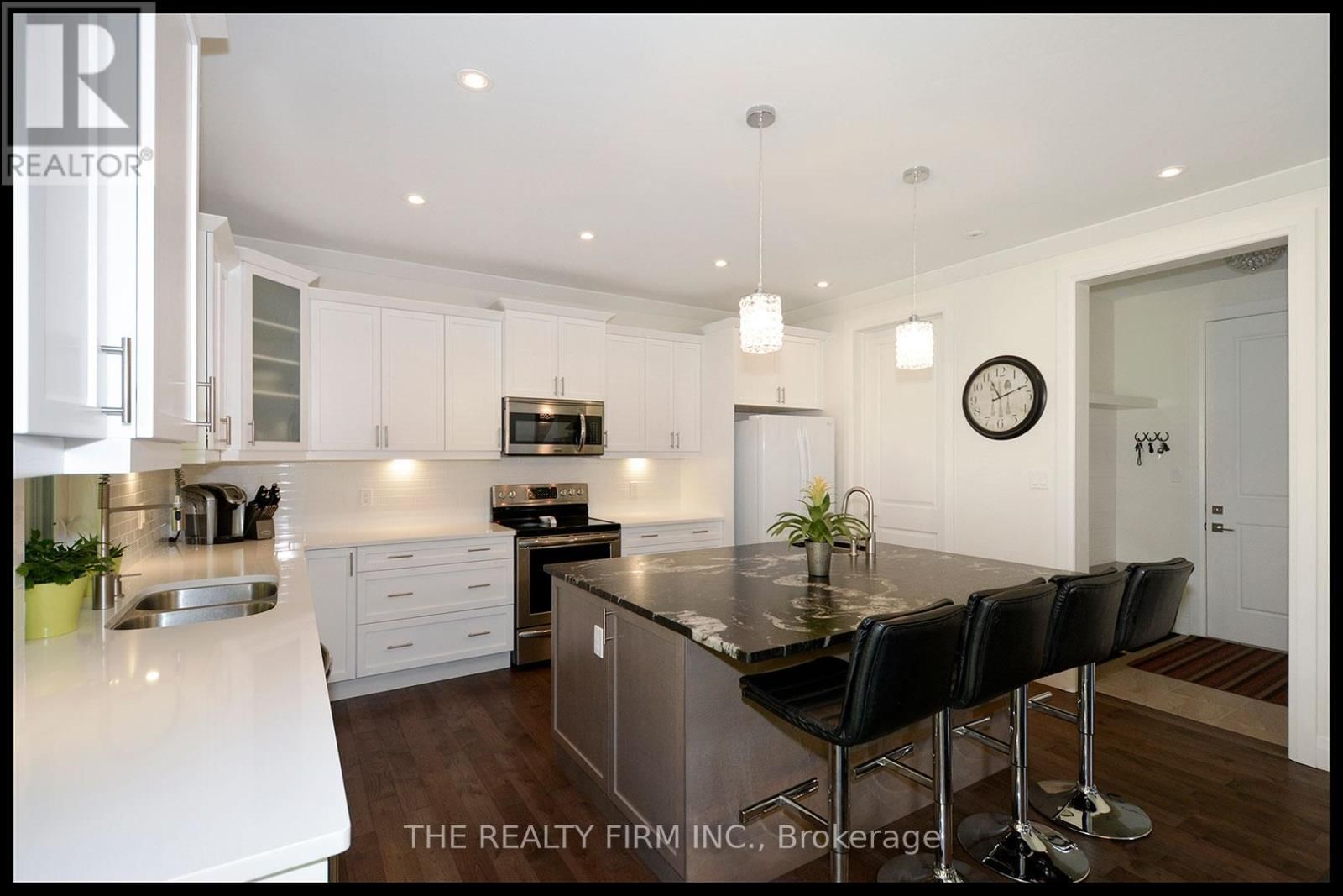 285 ELIZABETH STREET Image 10