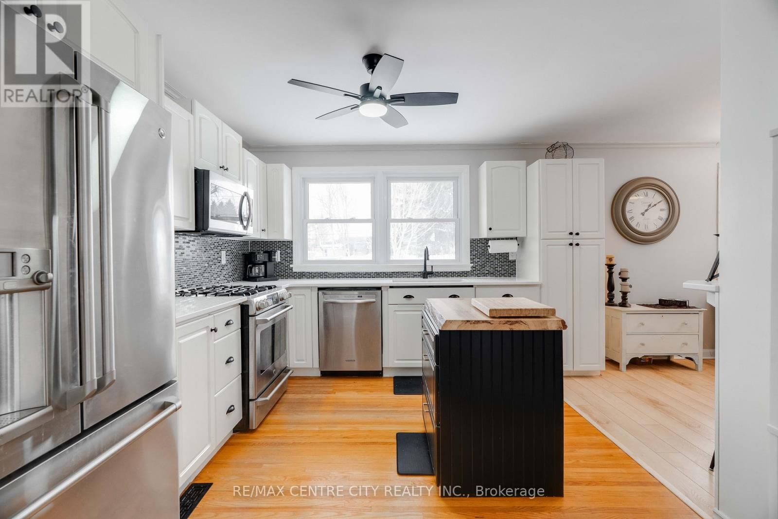 311 ADELAIDE STREET Image 11