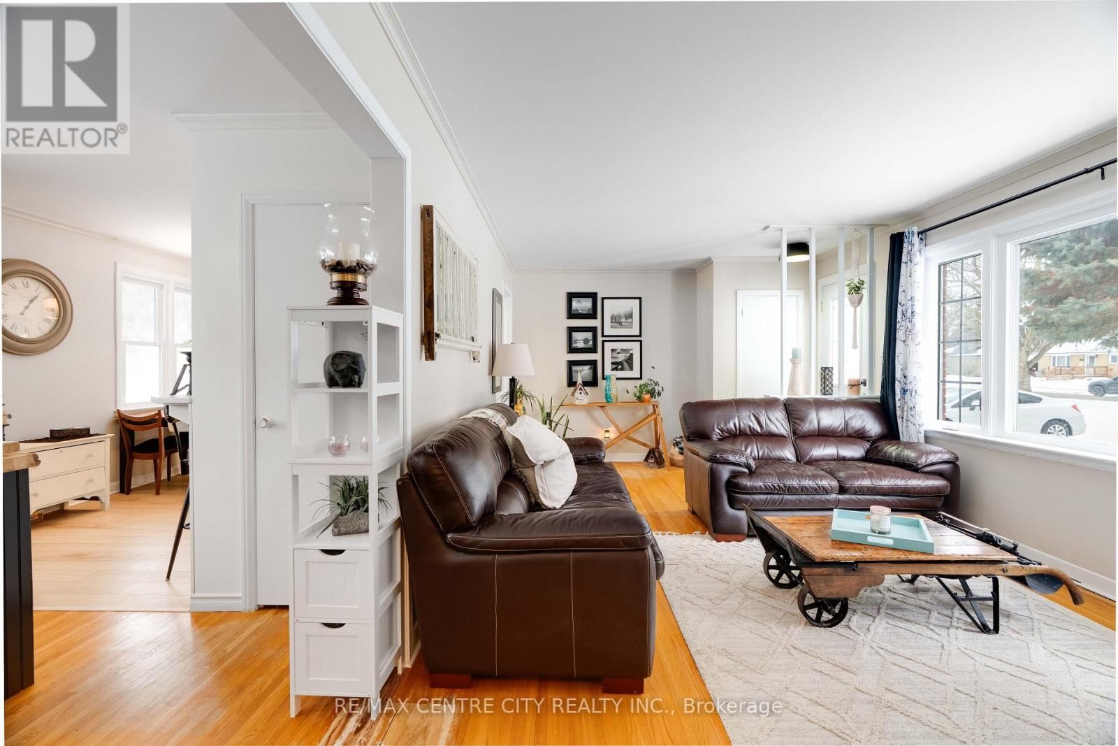 311 ADELAIDE STREET Image 5