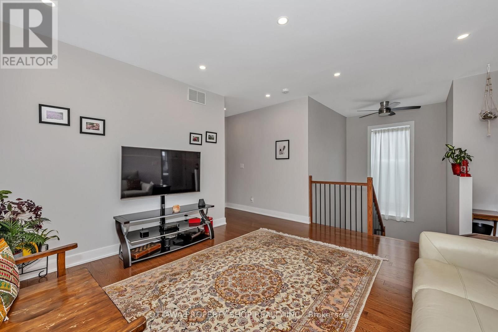 1355 MORY STREET Image 20