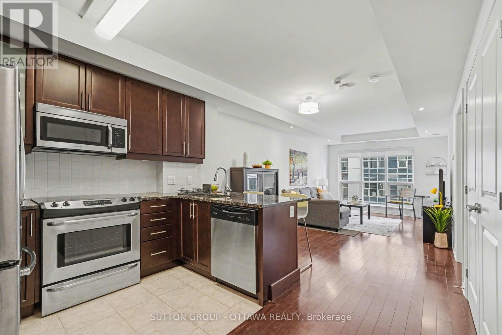 1807 - 242 RIDEAU STREET Image 5