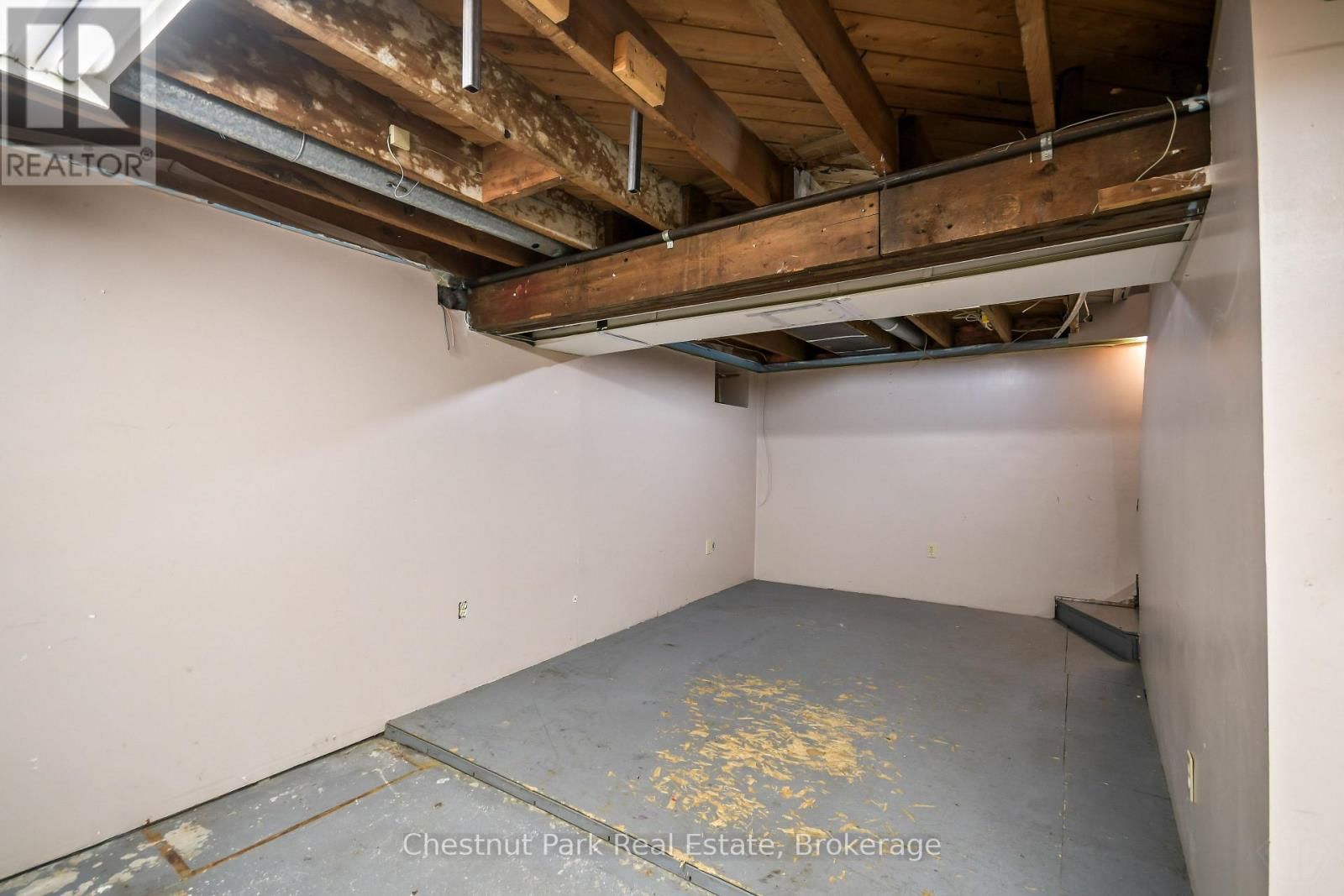 175 CRESCENT DRIVE Image 19