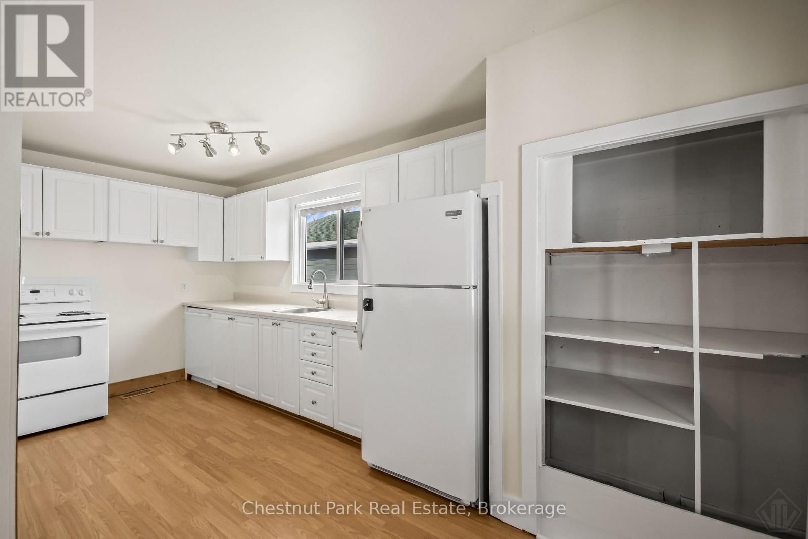 175 CRESCENT DRIVE Image 5