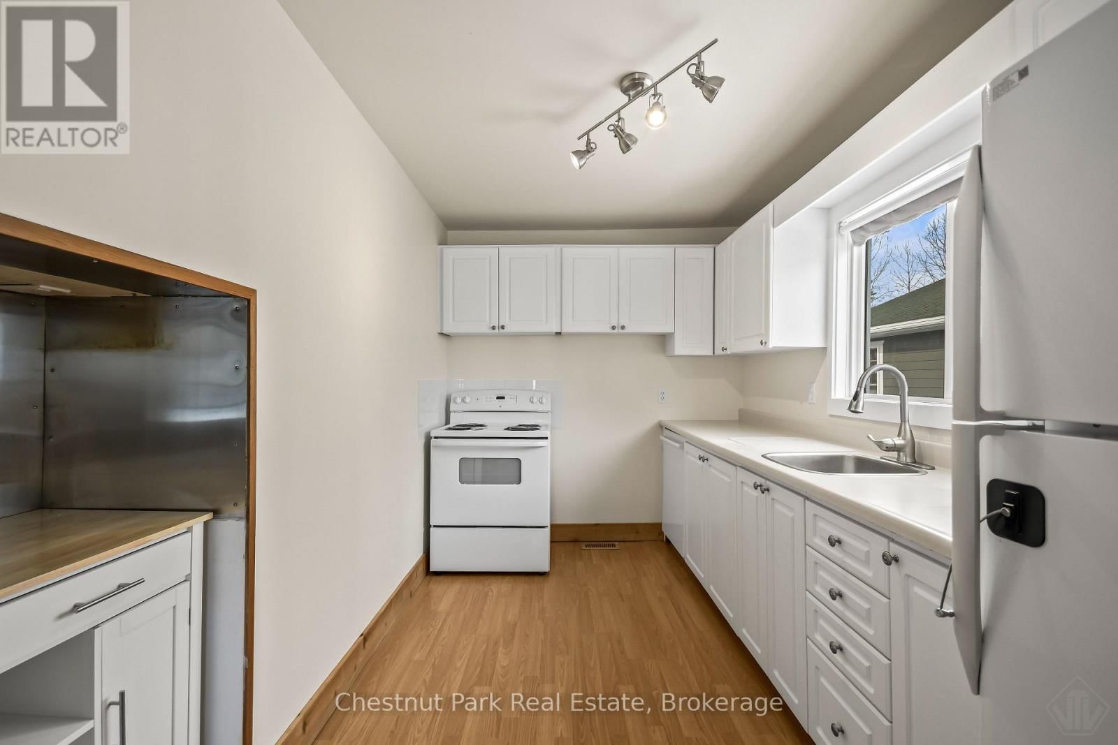 175 CRESCENT DRIVE Image 6