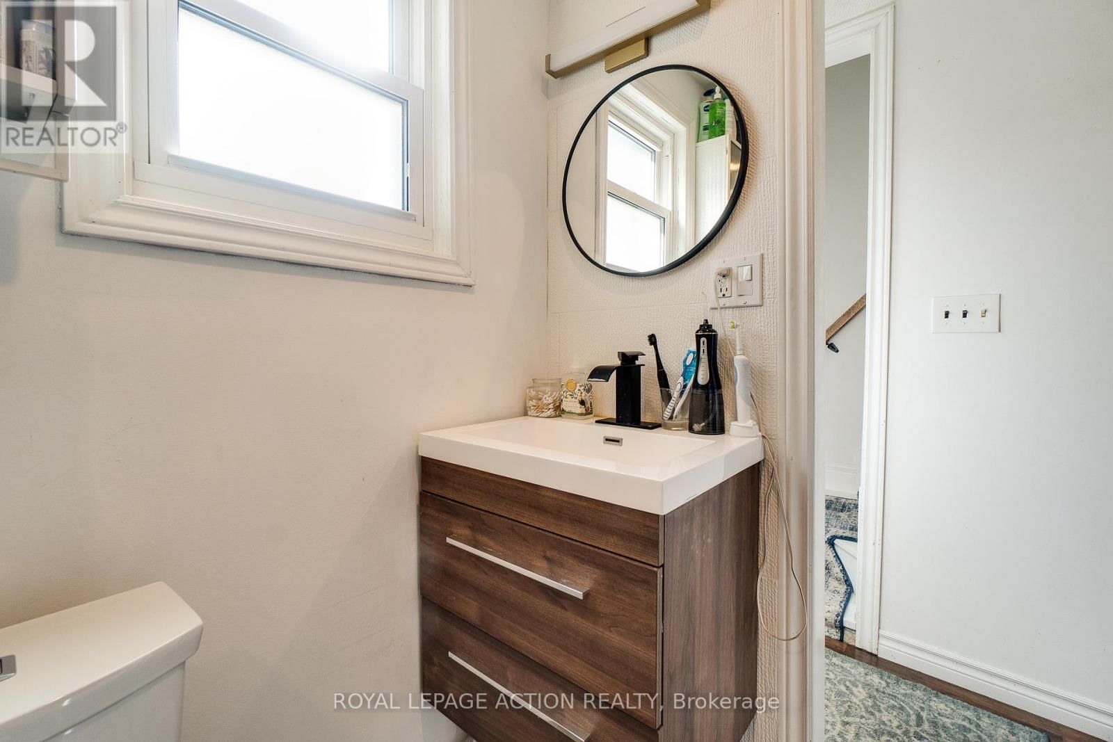 17 DRUMMOND STREET Image 11