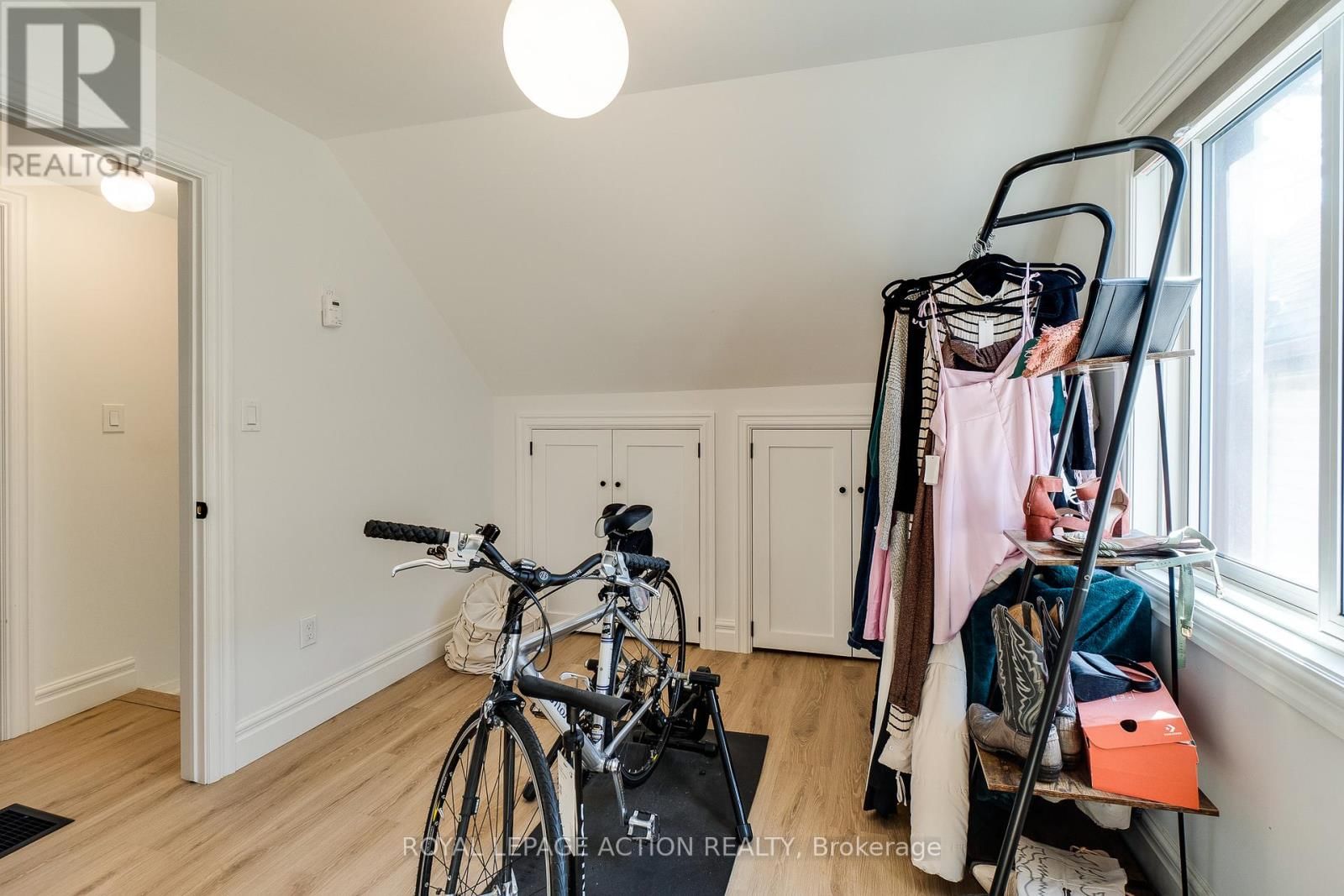 17 DRUMMOND STREET Image 16