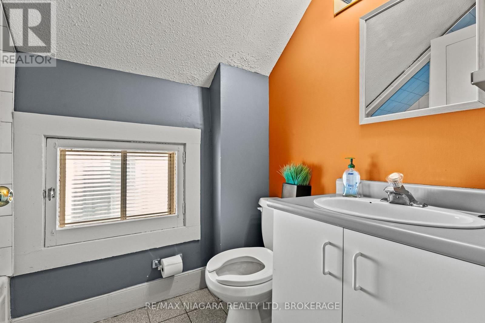 196 KING STREET Image 16