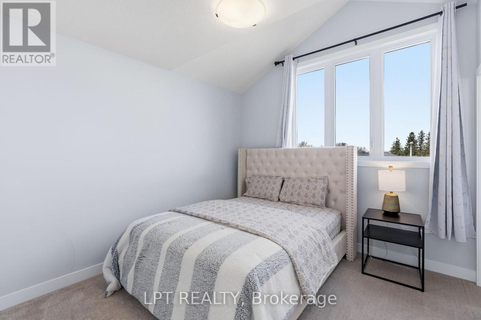 163 MCLEOD STREET Image 31