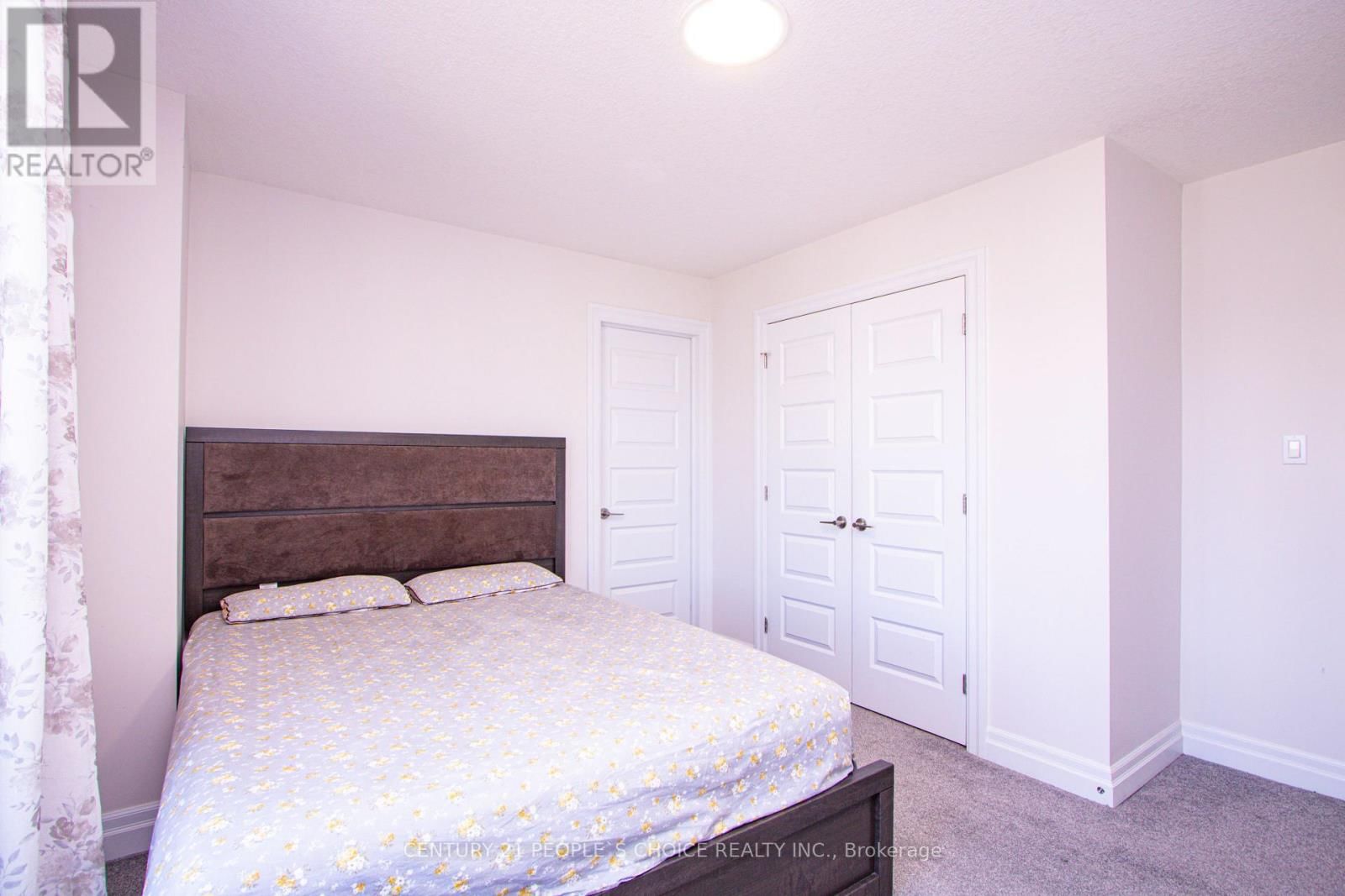 222 BOARDWALK WAY Image 36