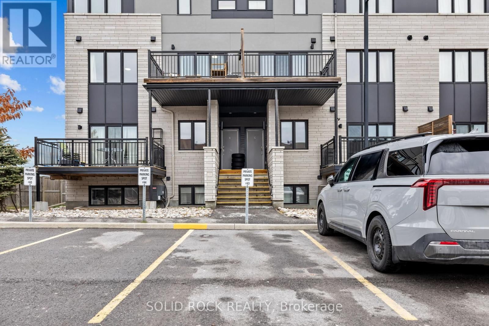 22 - 442 VIA VERONA AVENUE Image 28