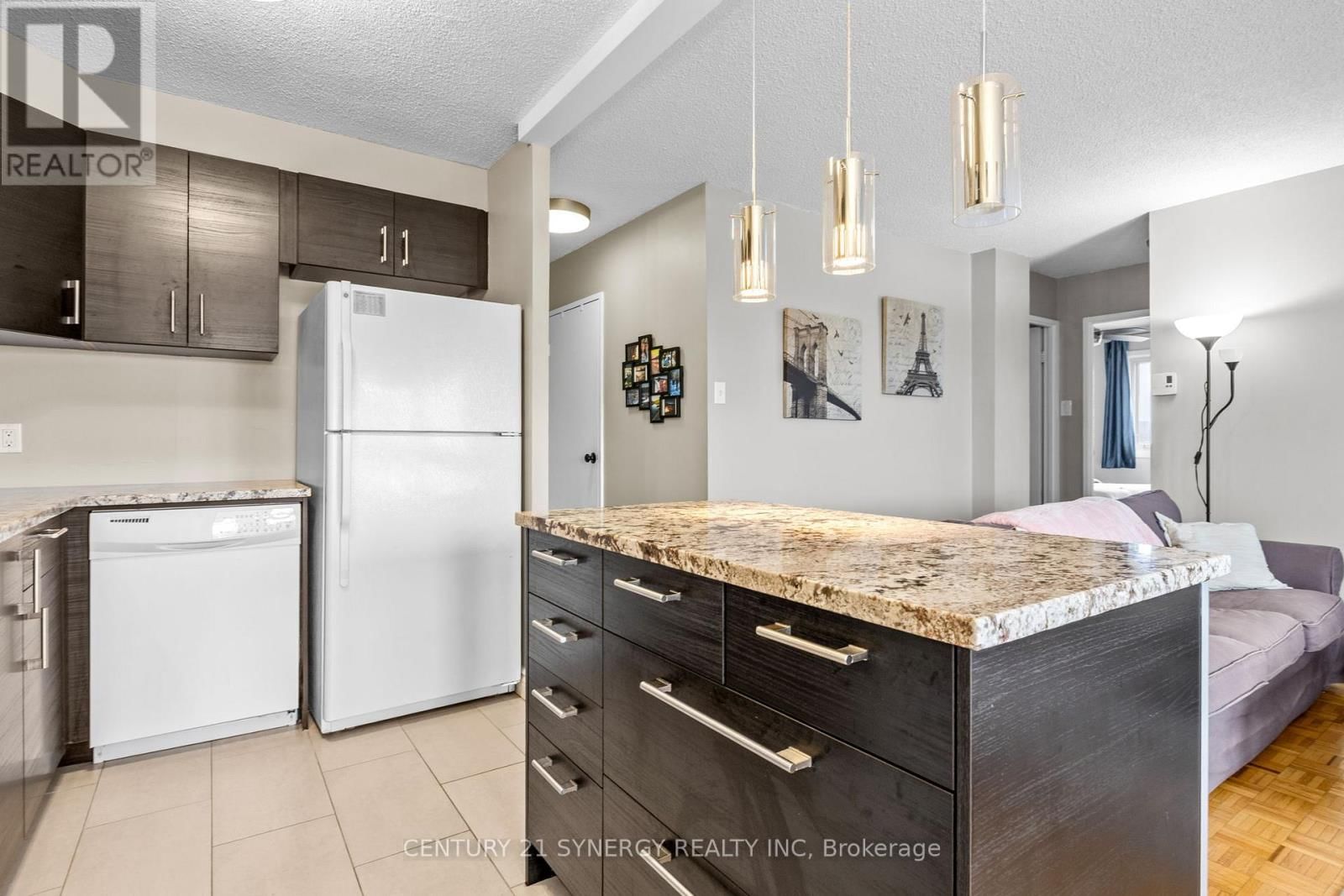 1009 - 158A MCARTHUR AVENUE Image 12