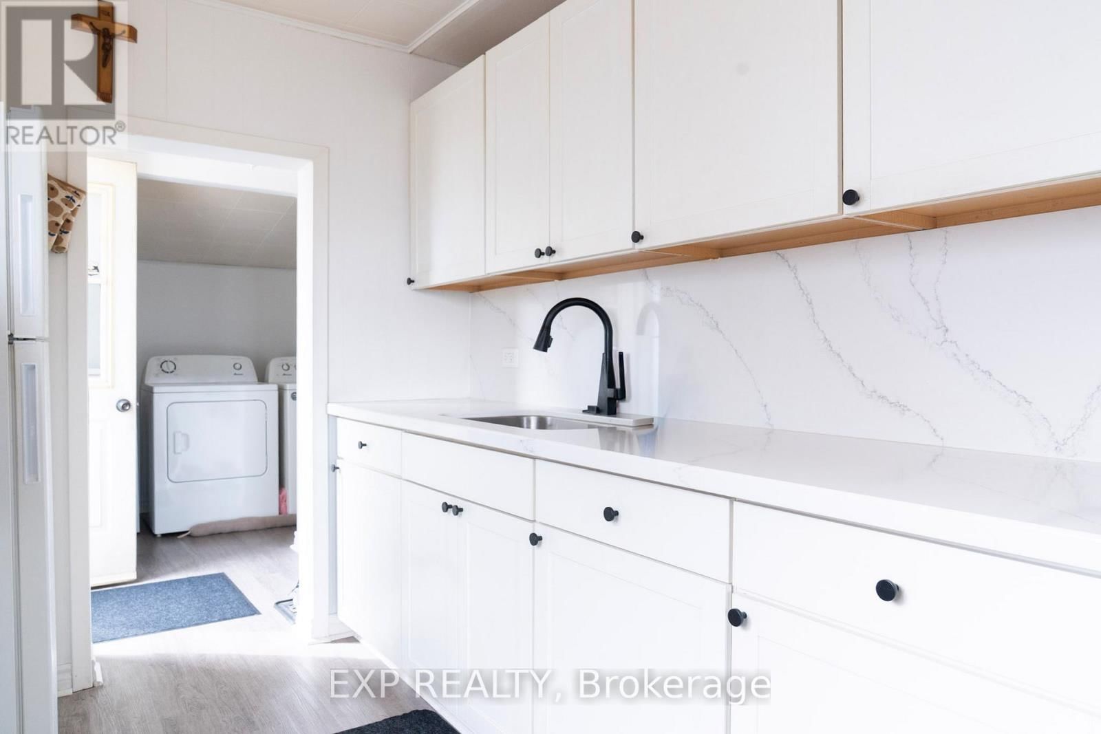 125 GRANTHAM AVENUE SOUTH Image 17