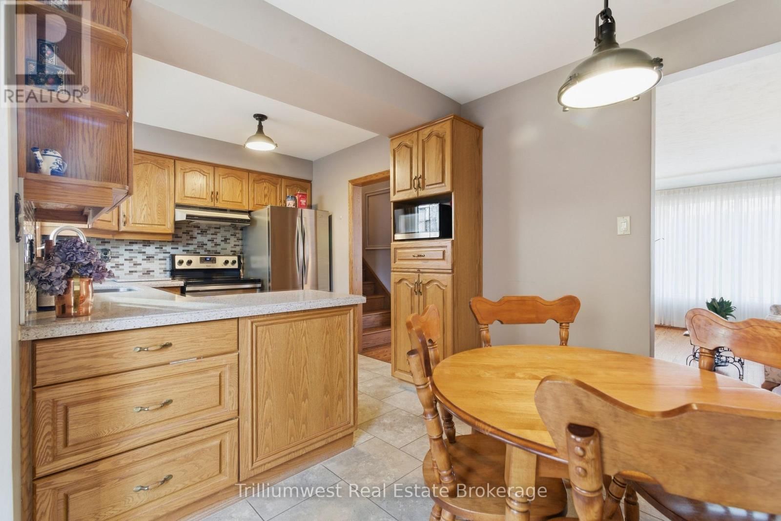 135 BURBANK ROAD Image 16