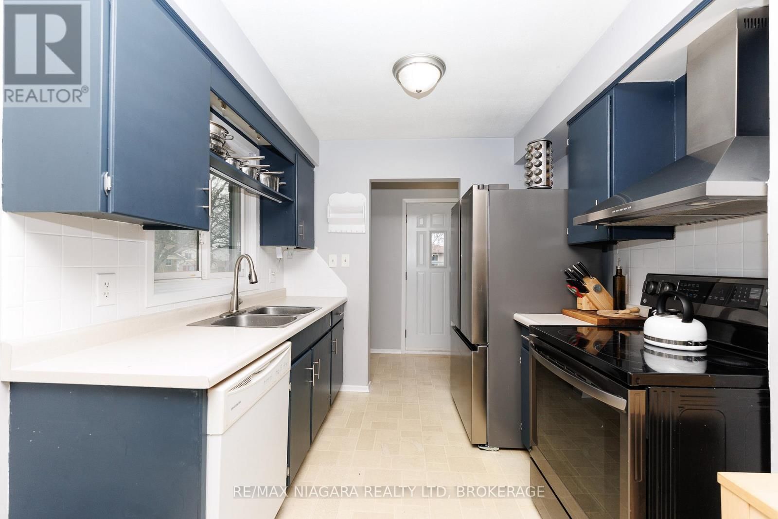 5915 FRONTENAC STREET NORTH Image 5