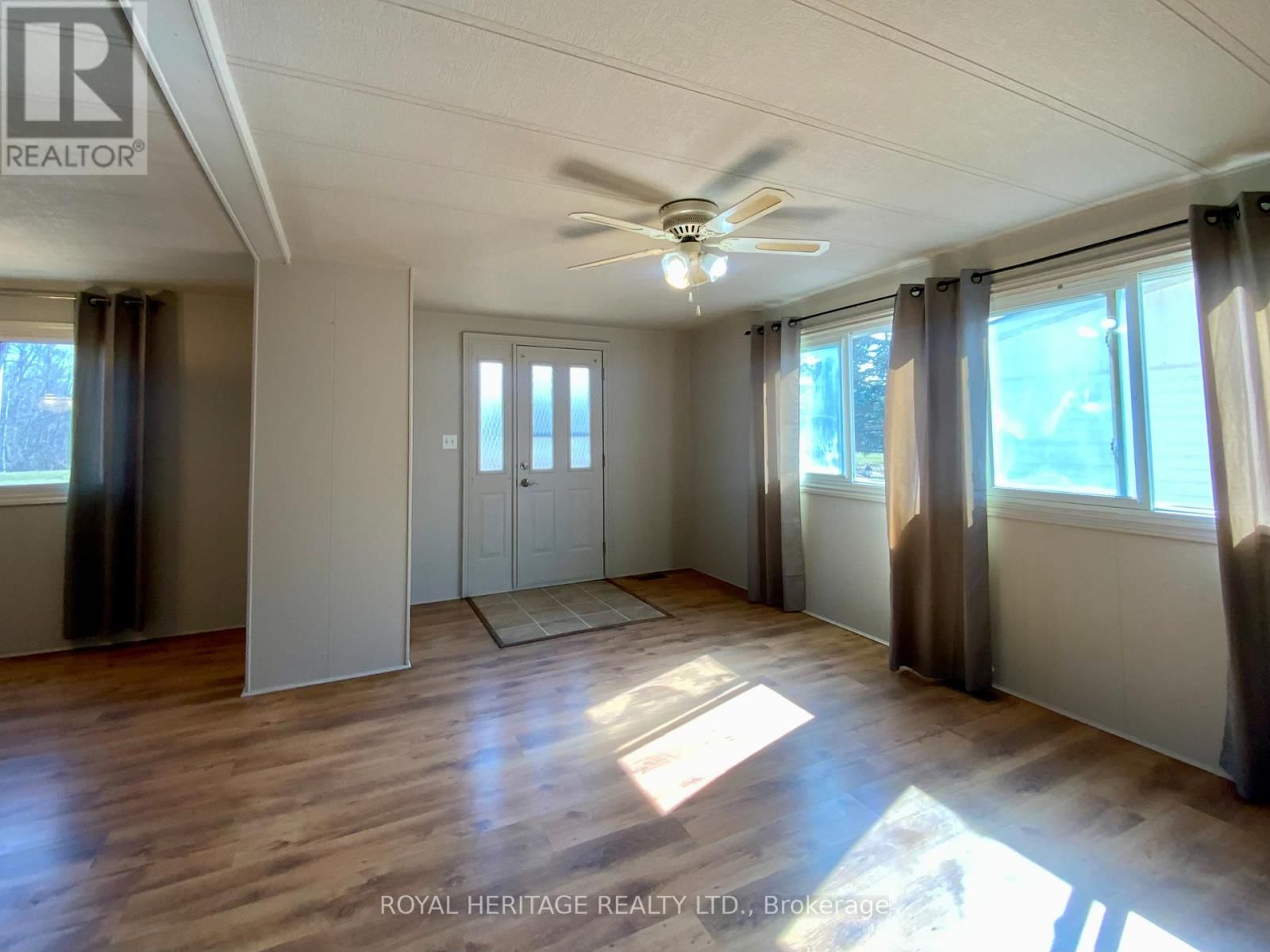 39 CIRCLE DRIVE Image 12