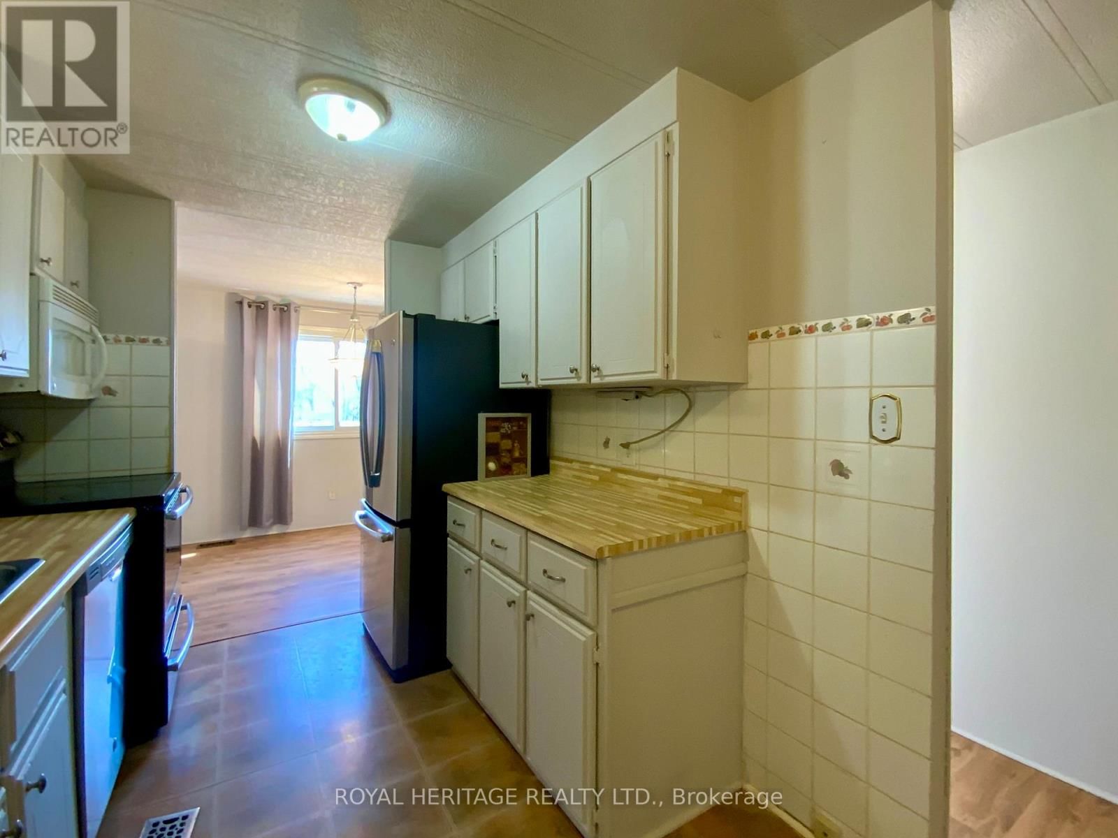 39 CIRCLE DRIVE Image 15