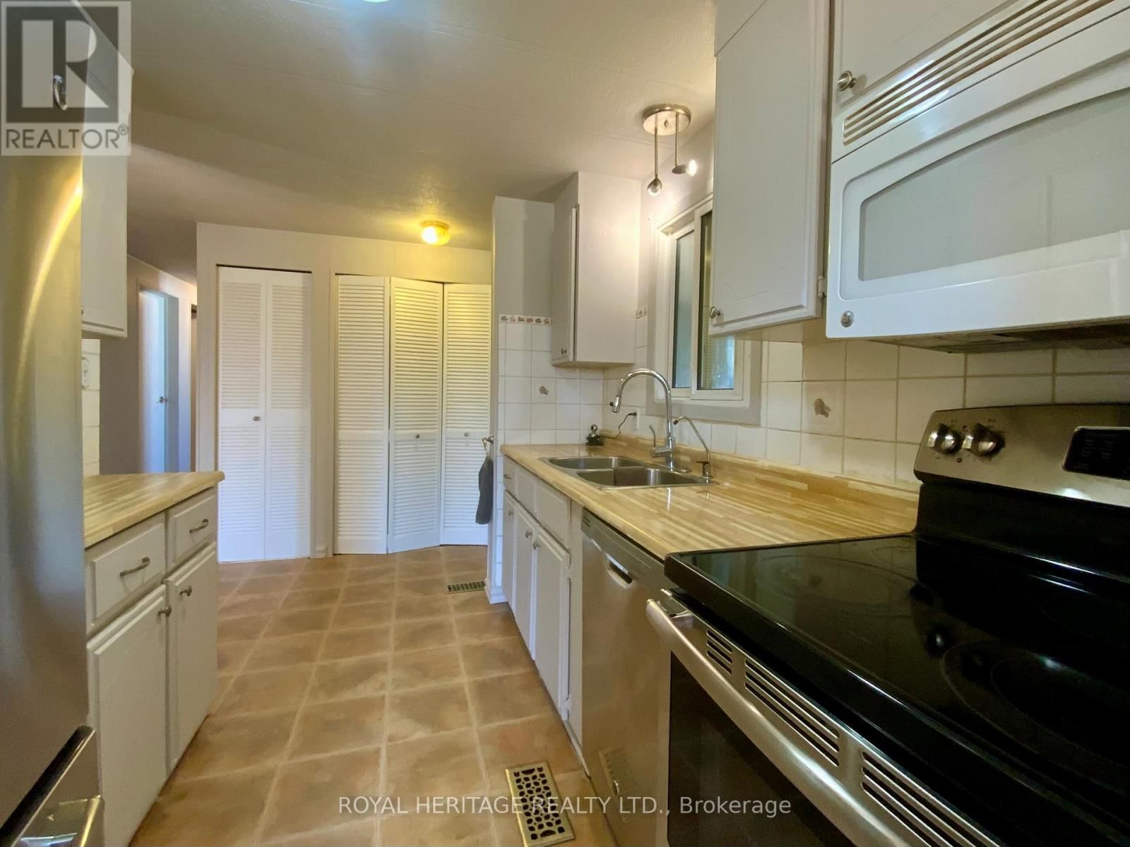 39 CIRCLE DRIVE Image 16