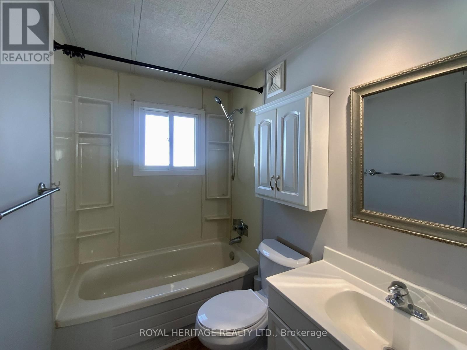 39 CIRCLE DRIVE Image 19