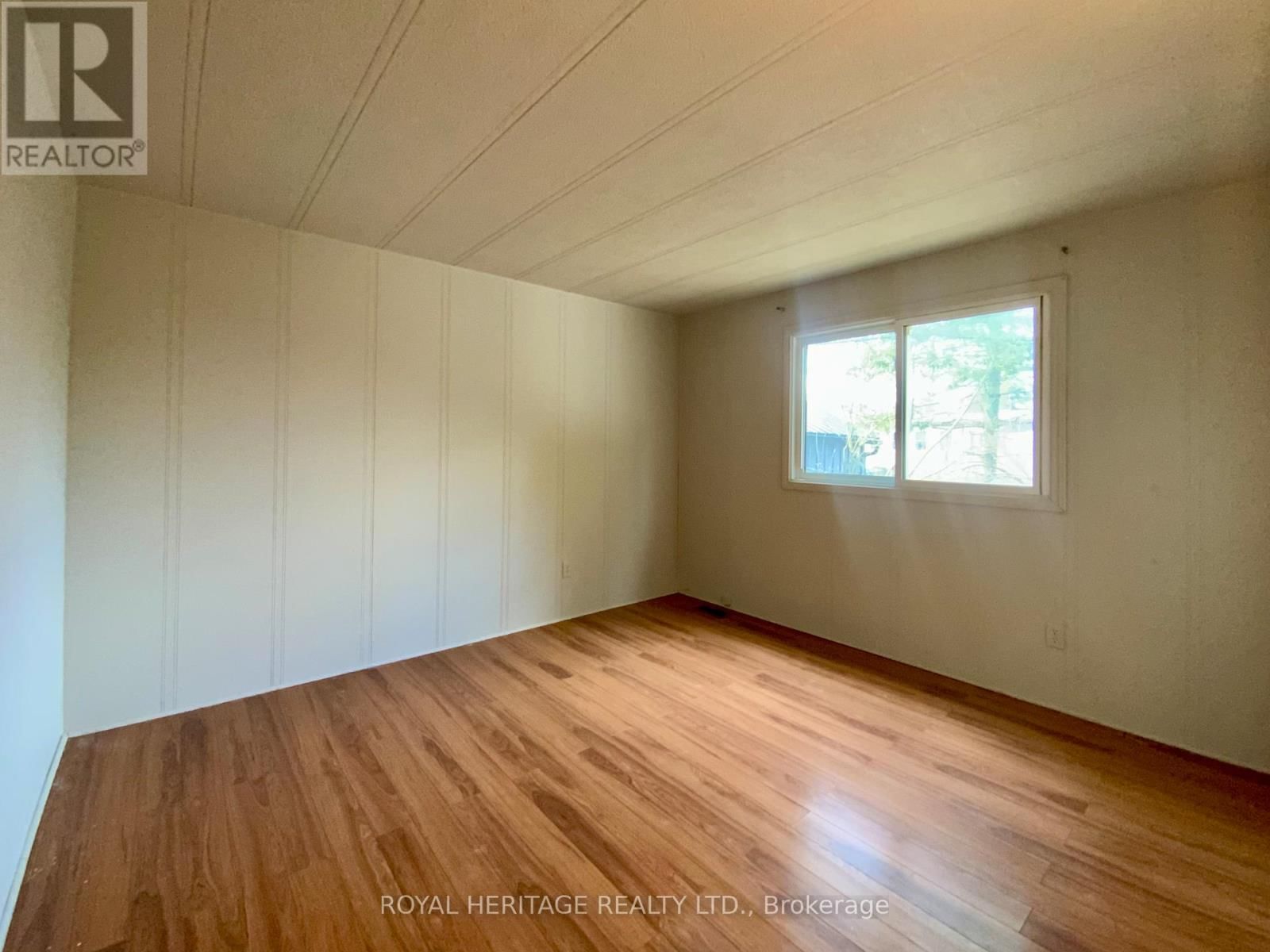 39 CIRCLE DRIVE Image 21