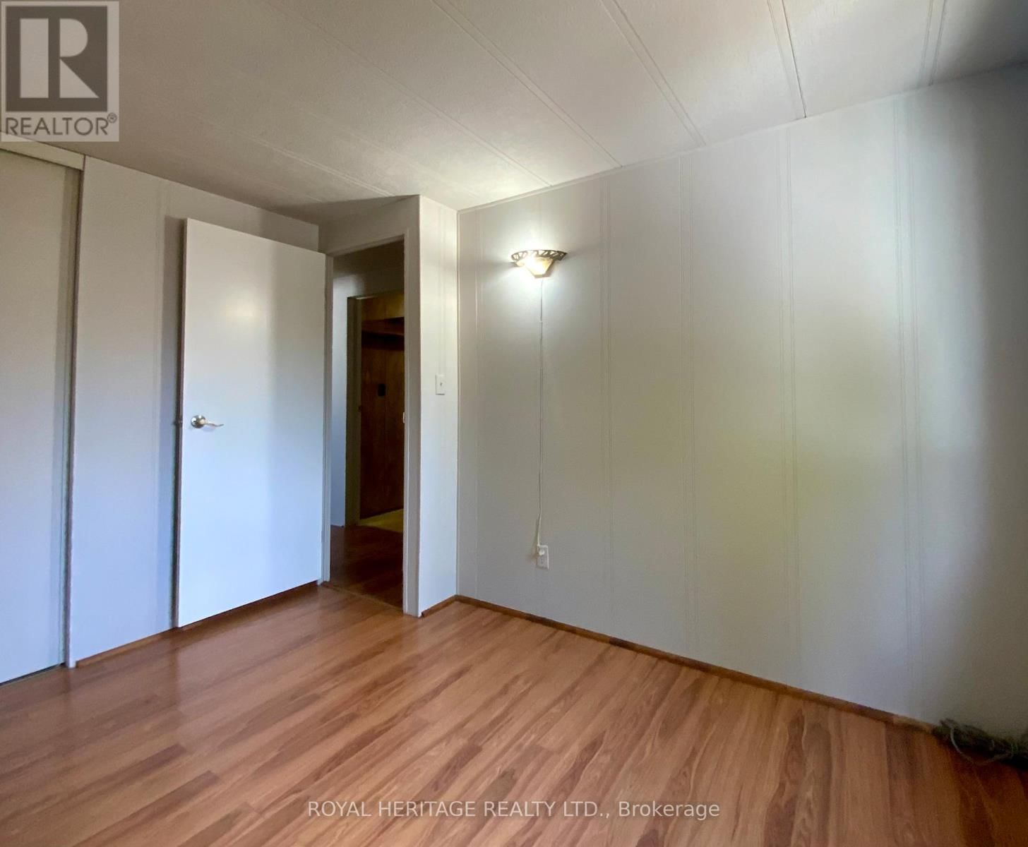 39 CIRCLE DRIVE Image 24