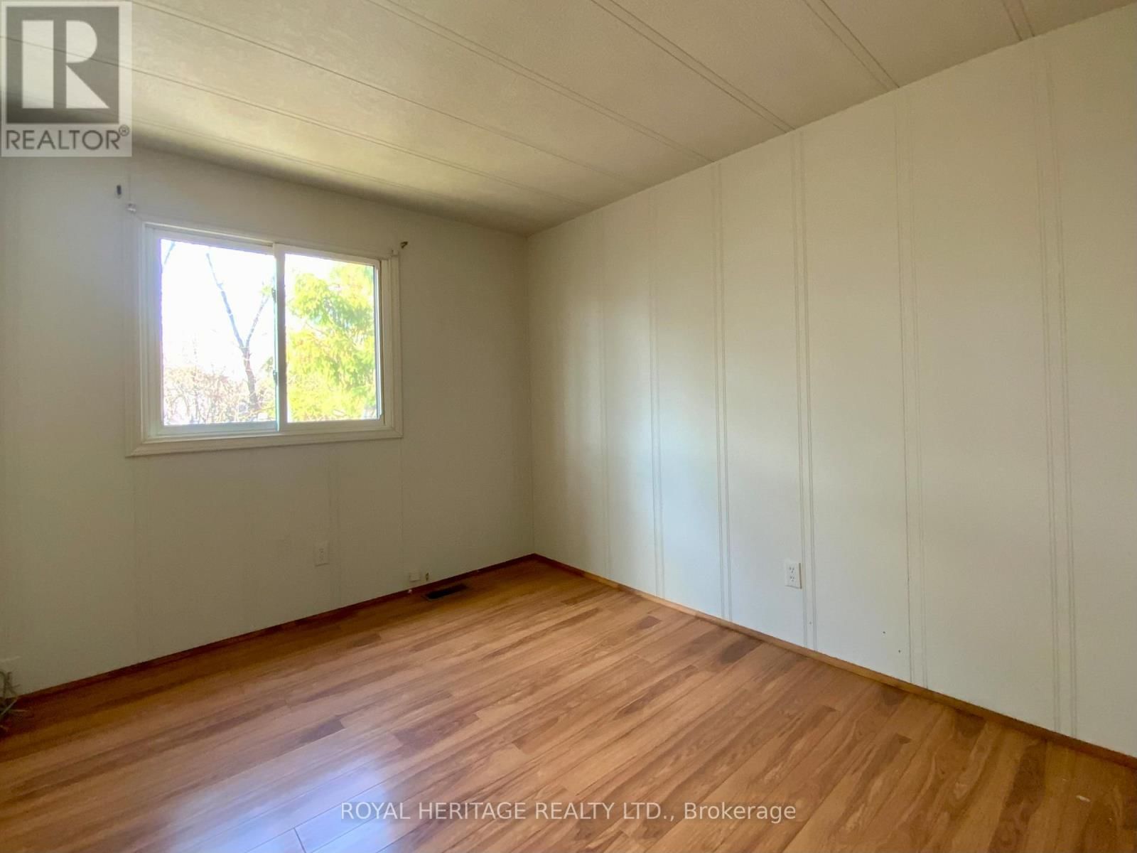 39 CIRCLE DRIVE Image 25