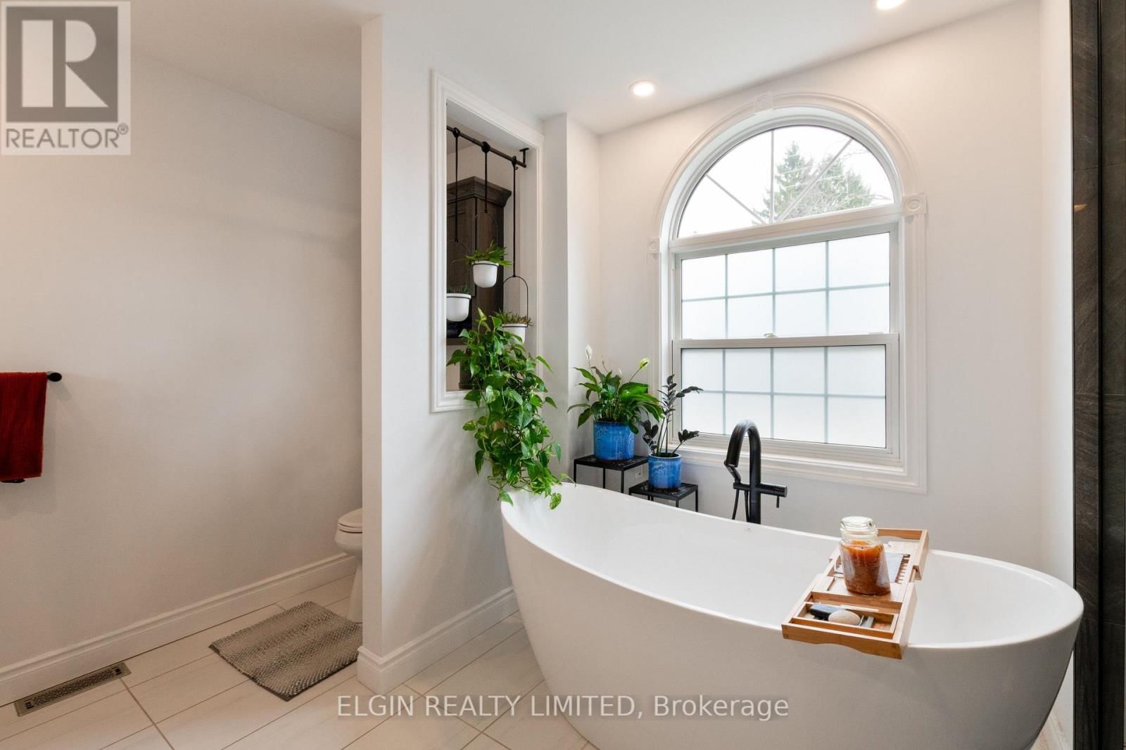 219 SUNSET DRIVE Image 26