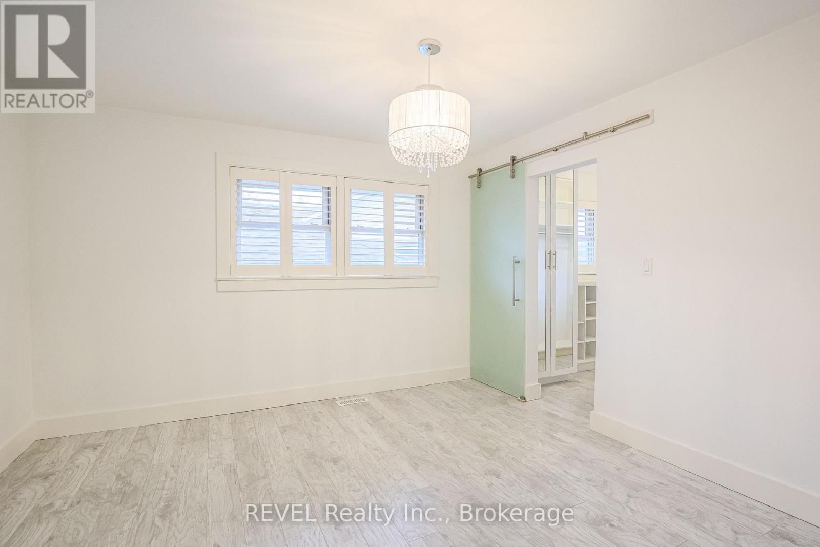 325 GRANTHAM AVENUE Image 15