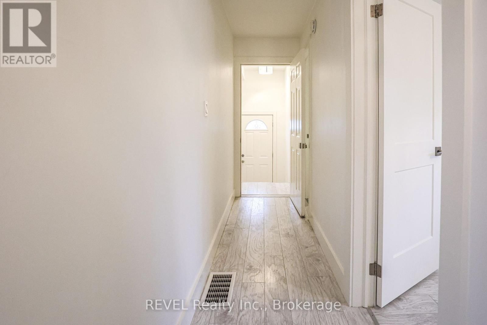 325 GRANTHAM AVENUE Image 18