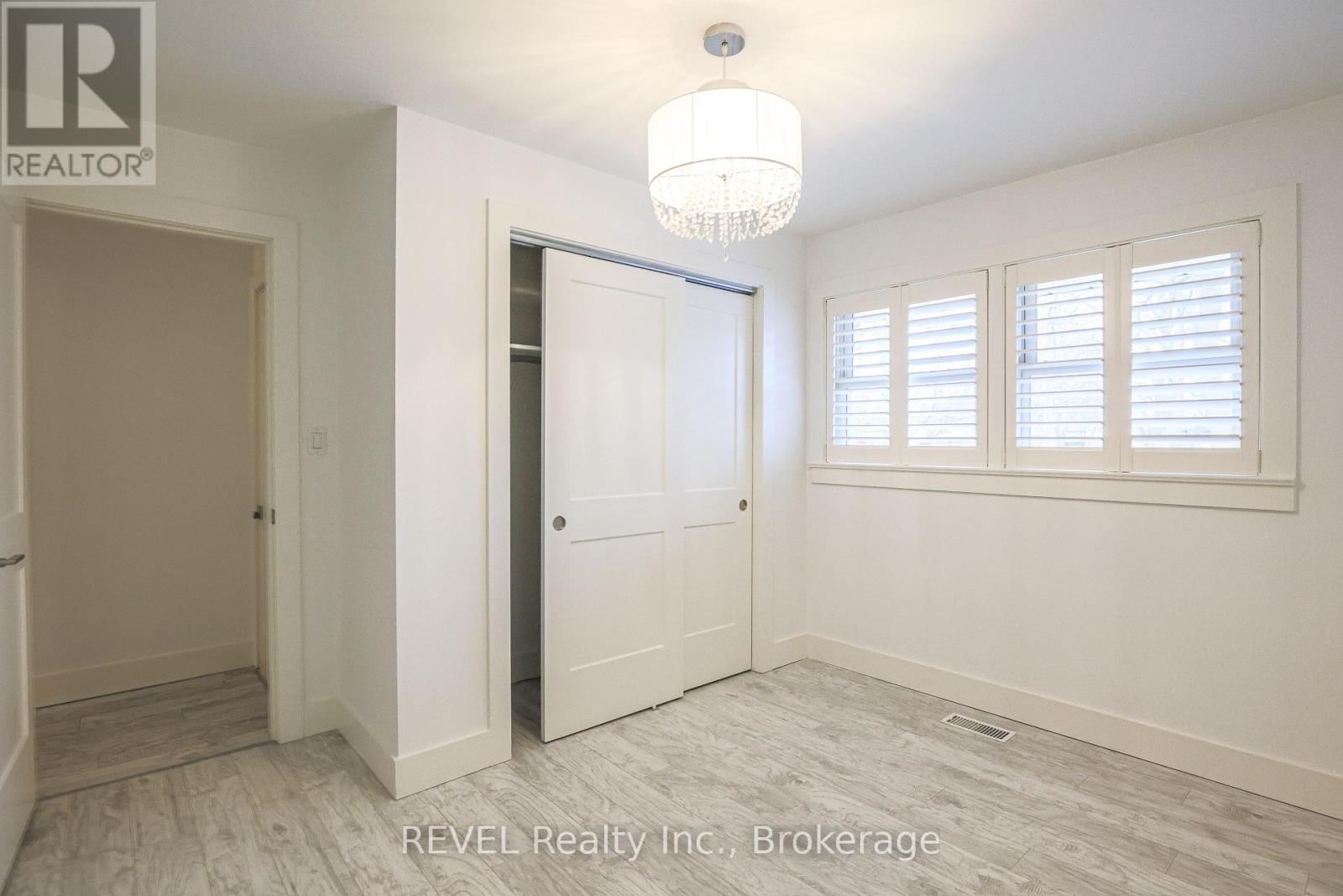 325 GRANTHAM AVENUE Image 19