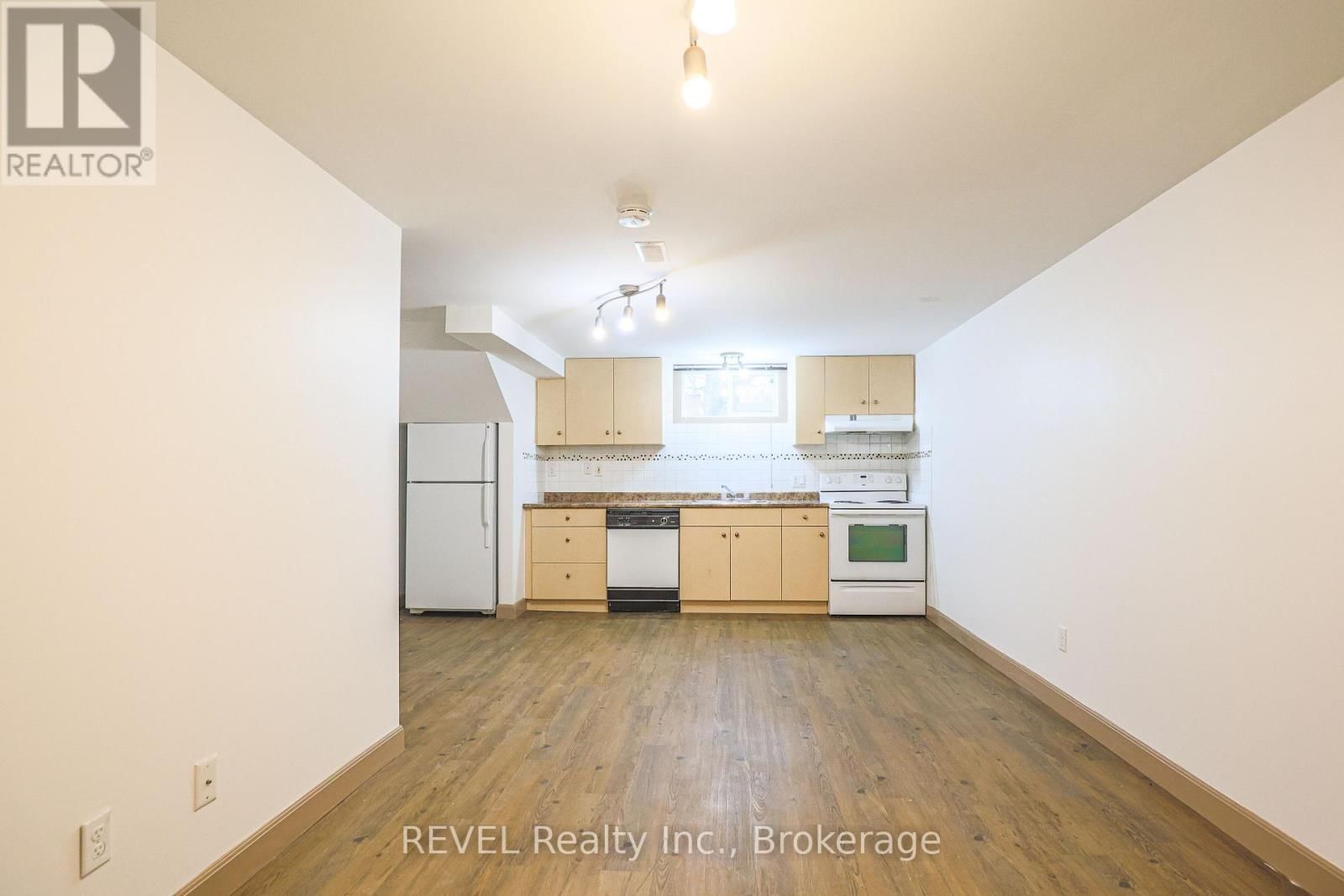 325 GRANTHAM AVENUE Image 21