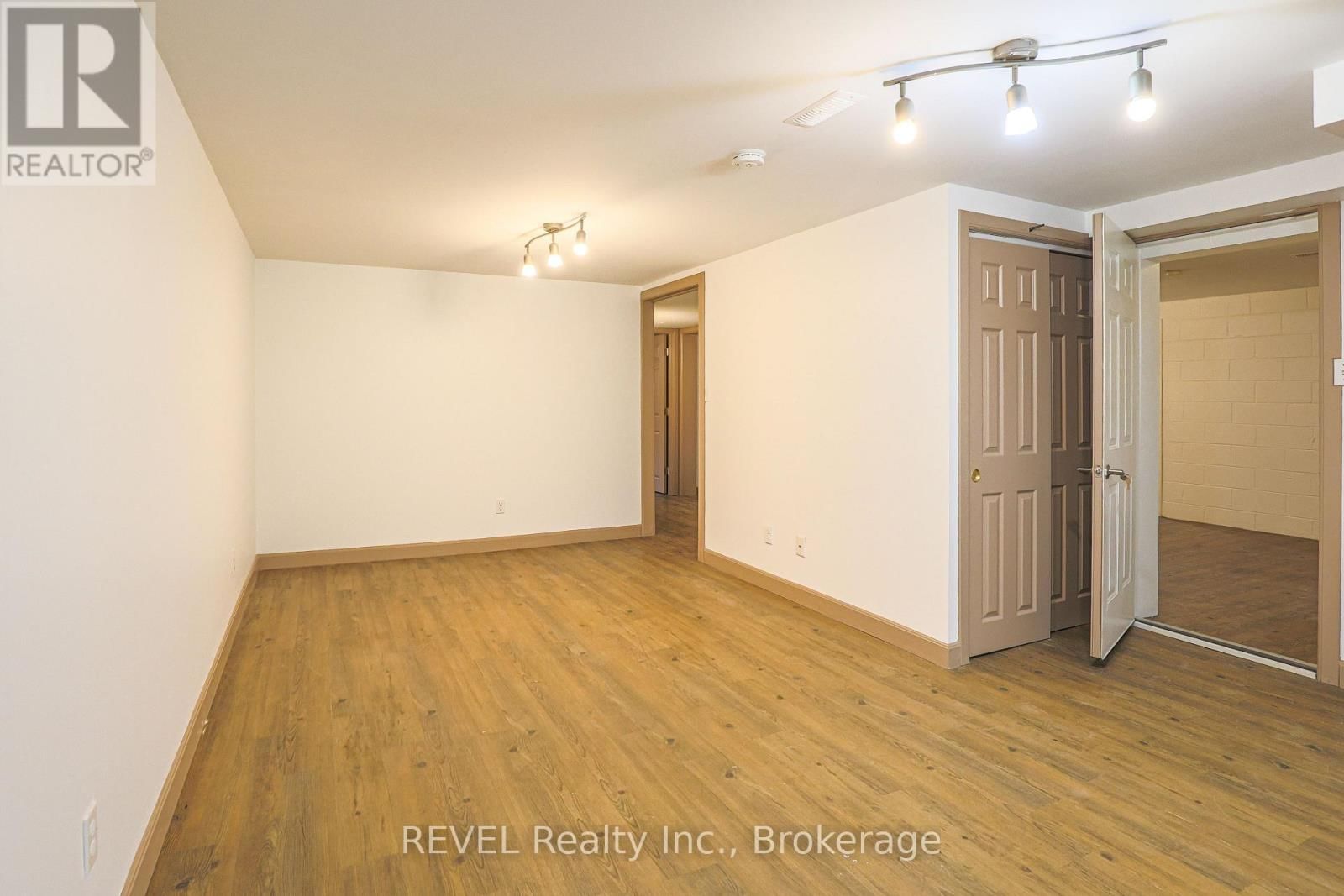 325 GRANTHAM AVENUE Image 22