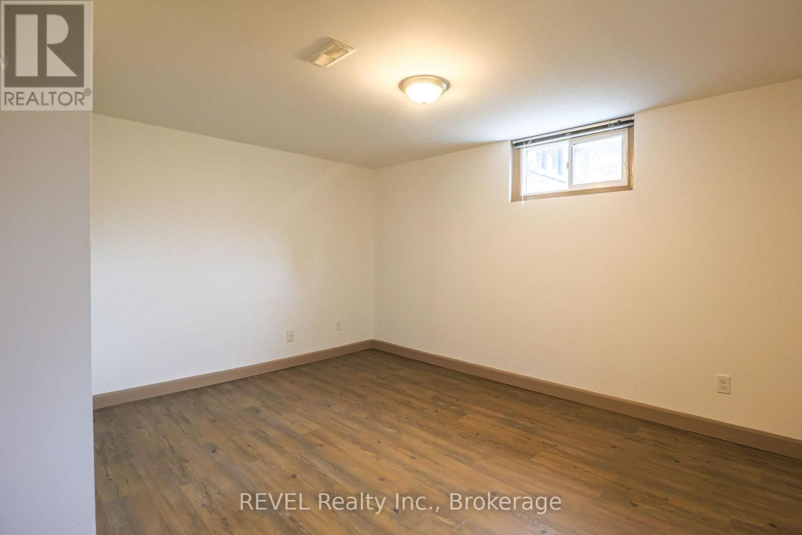 325 GRANTHAM AVENUE Image 25