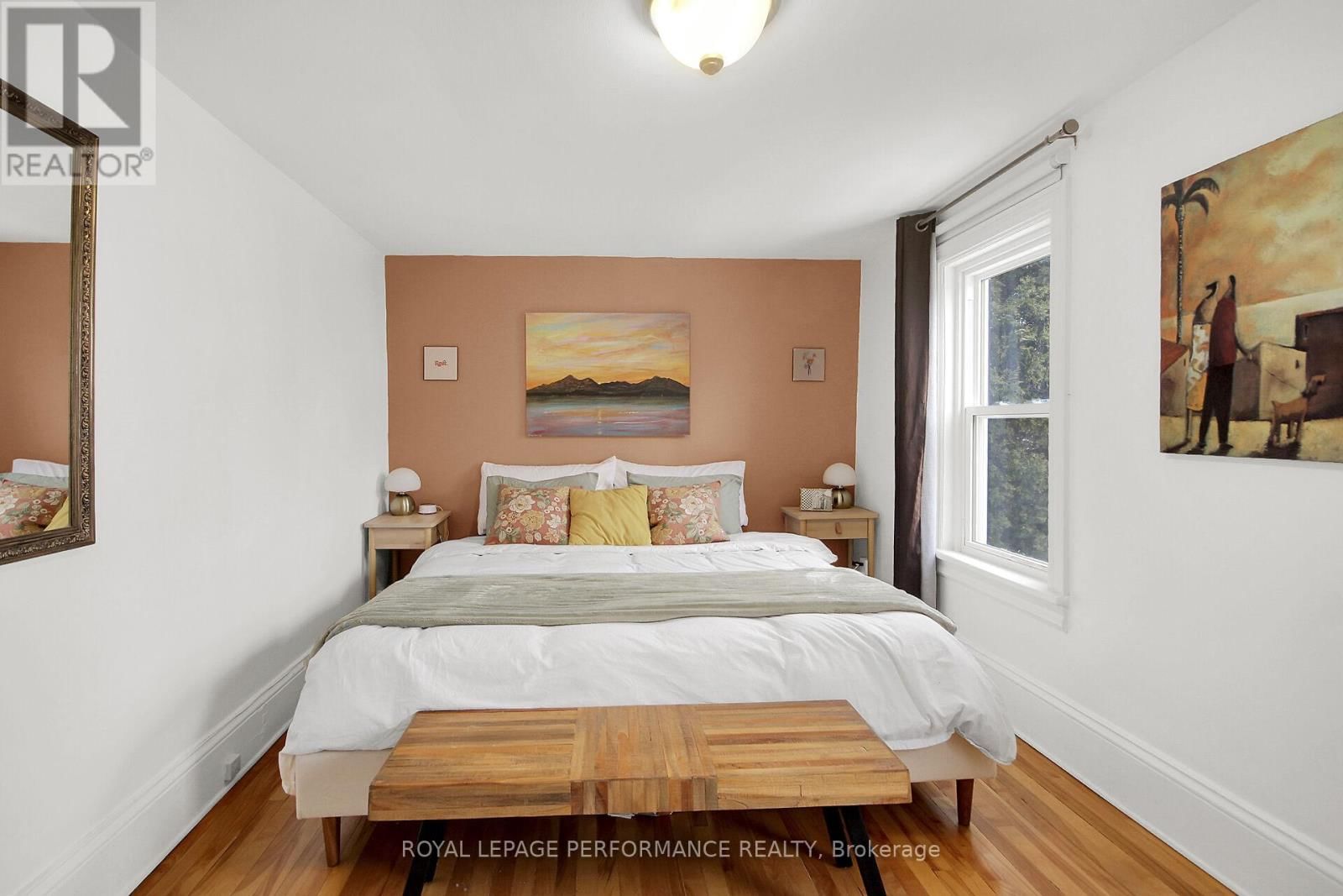 345 TWEEDSMUIR AVENUE Image 12