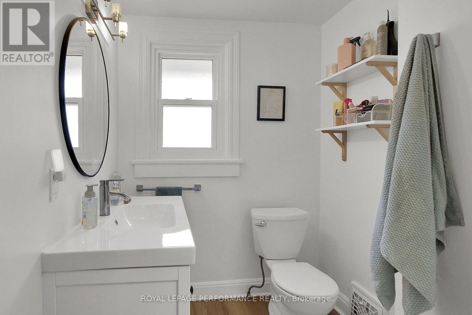 345 TWEEDSMUIR AVENUE Image 15