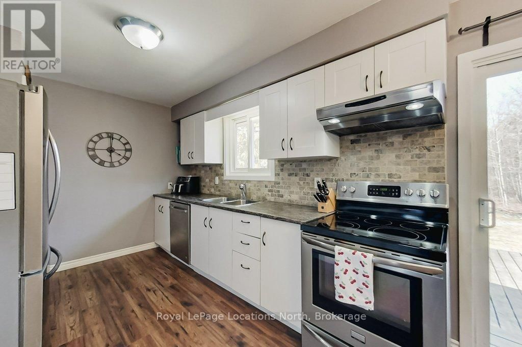 223 GRAHAM STREET Image 13