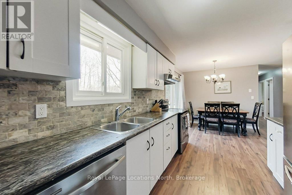 223 GRAHAM STREET Image 16