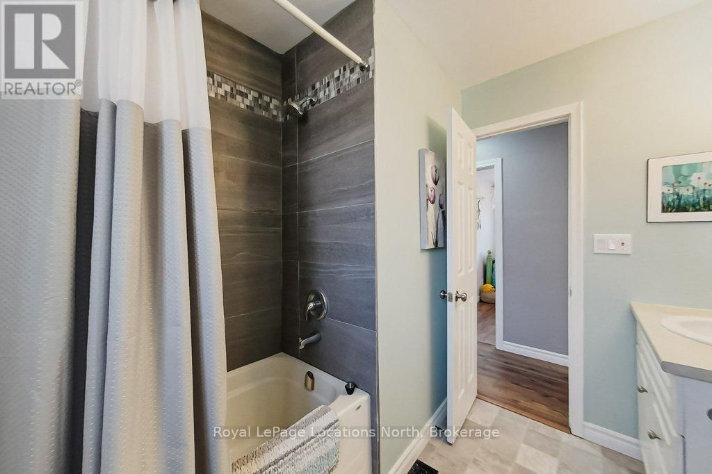 223 GRAHAM STREET Image 21